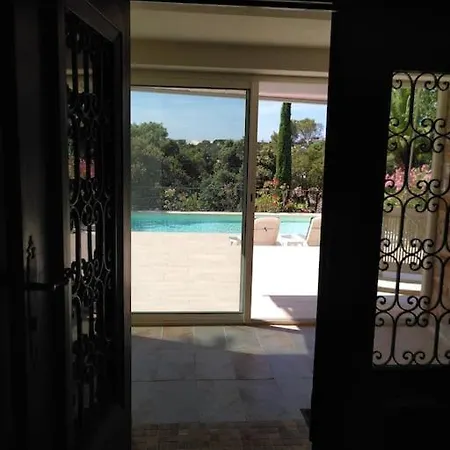 Phoebus Yourhosthelper Villa *